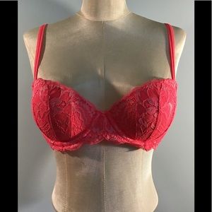Victoria’s Secret PINK push-up/pigeonnant bra 34A